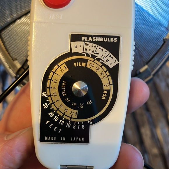 Petri 7 1.8 Camera 35mm, 2 additional Lens, & Popular fan flash reflector - Picture 13 of 15